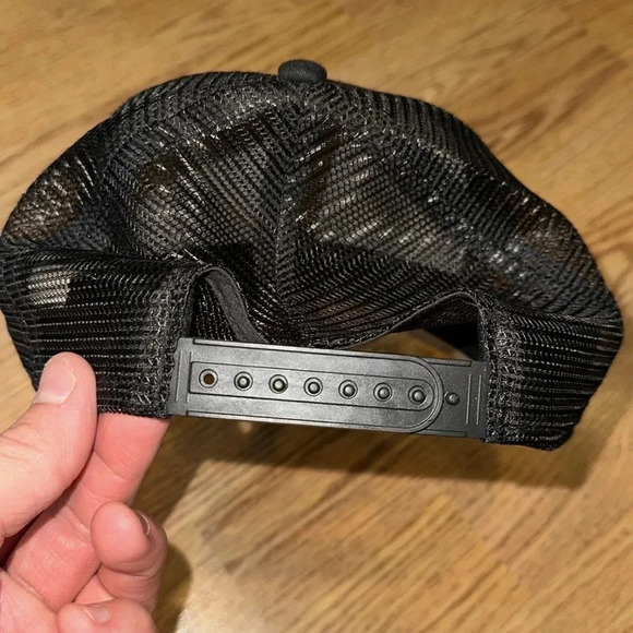 Premium Cap Hat Raised Rowdy Crowned Heads Black / Red Mesh Snapback adjustable - Picture 5 of 8